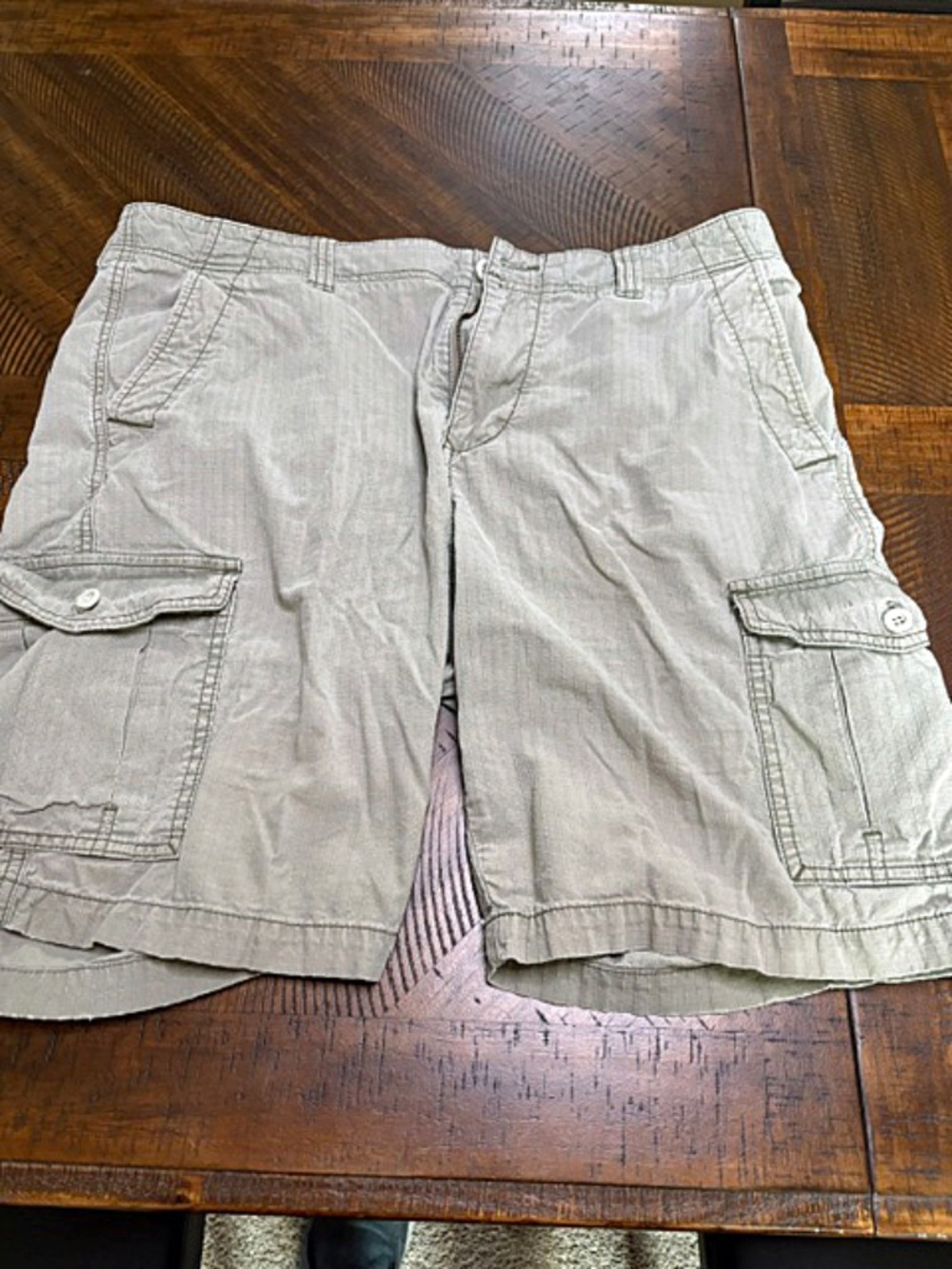 Tommy Bahama Brand Mens shorts 36 inch waist
